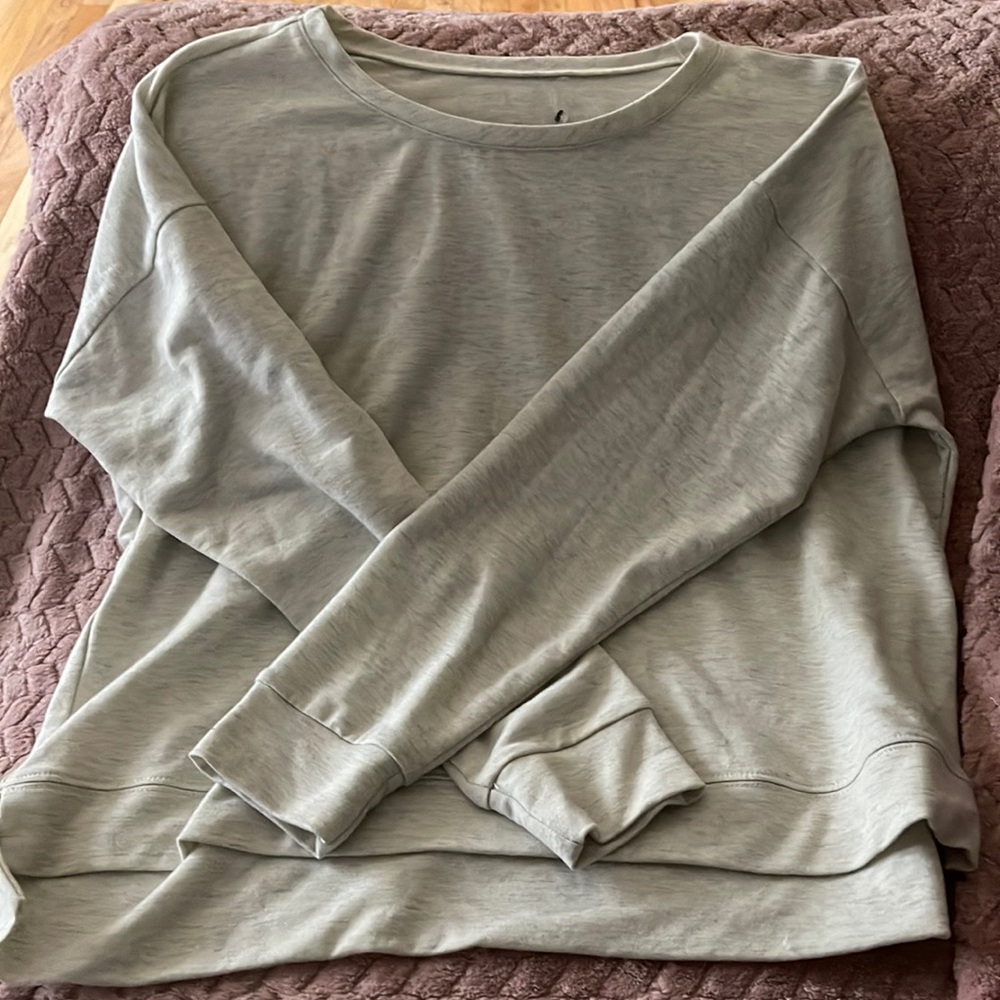 Onzie sweater